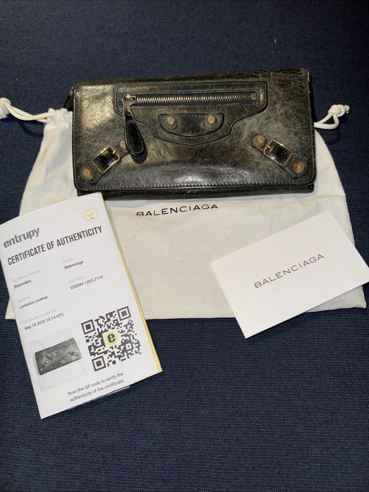Auténtica billetera Balenciaga de piel de cordero verde oliva con cremallera alrededor Foto 2 de 4