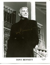 SINGER Tony Bennett autograph, signed photo