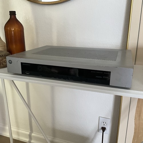 Motorola DCH6416 HD DVR  Dual Tuner Receiver 160GB W/Power Cable UNTESTED 