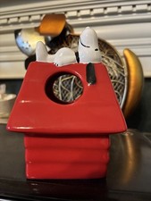 Peanuts Snoopy Red Dog House Ceramic Toothbrush / Pencil Holder /Bird House