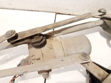 Dodge Grand Caravan 2004 windscreen front wiper motor - FRONT used FR2521467-48