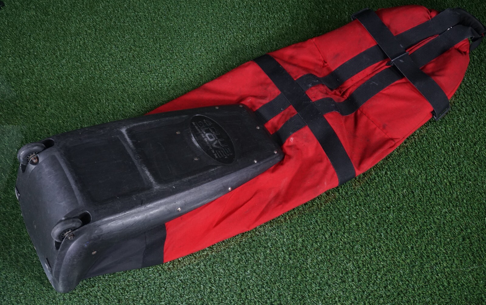 THE CLUB GLOVE COLLEGIATE GLOVE BURST PROOF ROLLING WHEELS GOLF TRAVEL BAG, RED eBay