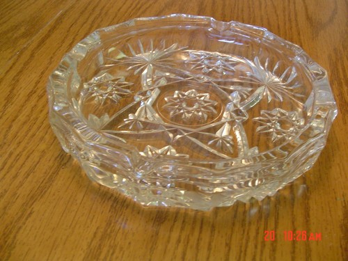 3 -Vintage Early American Prescut Anchor Hocking Glass Ashtrays 4",5" & 7.5" - Picture 6 of 6