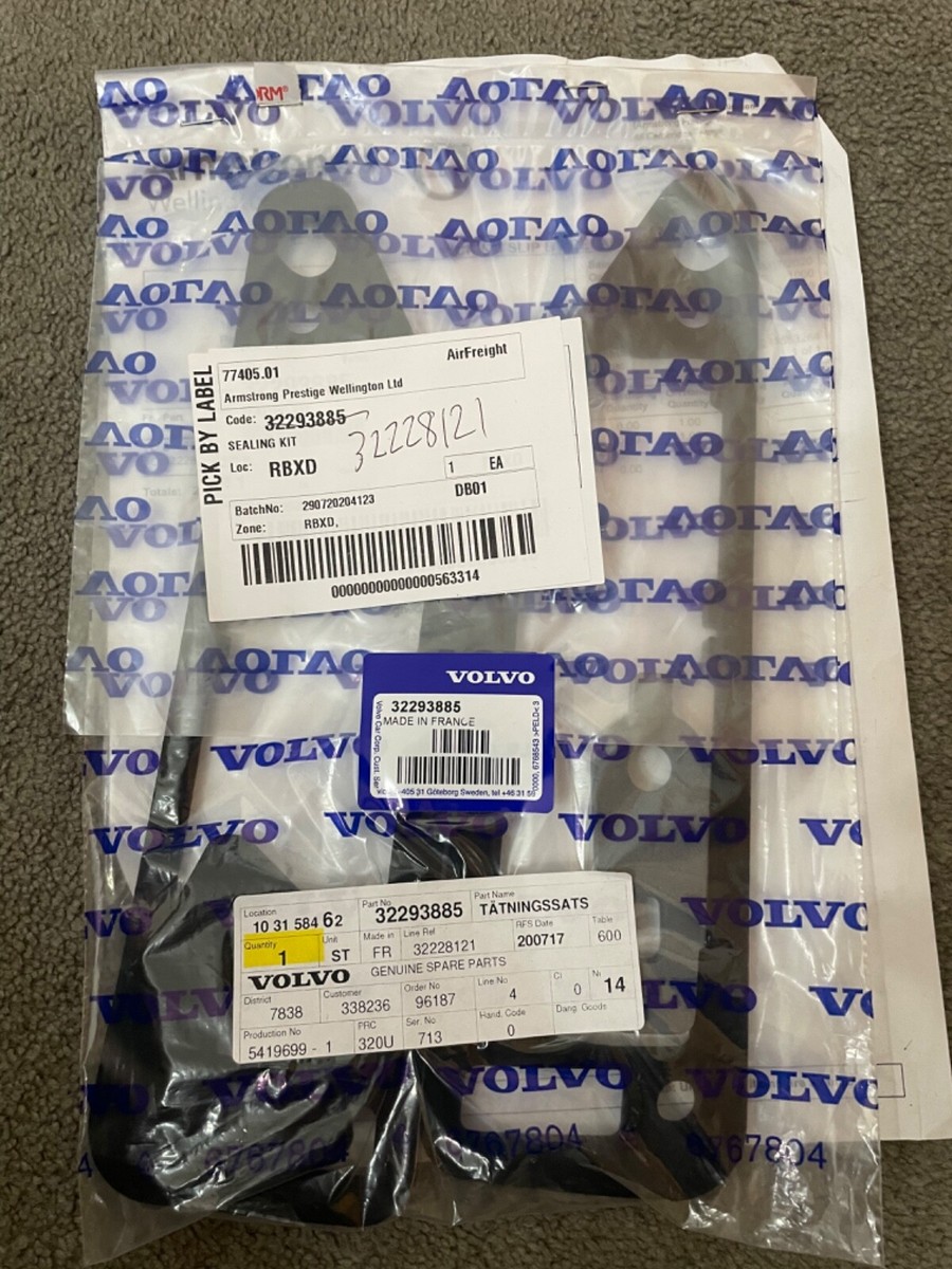 ボルボ 純正品VOLVO V90、V90CC用 スチールガードネット 良品 volvo v90 tail light sealing kit 32293885 cross country genuine