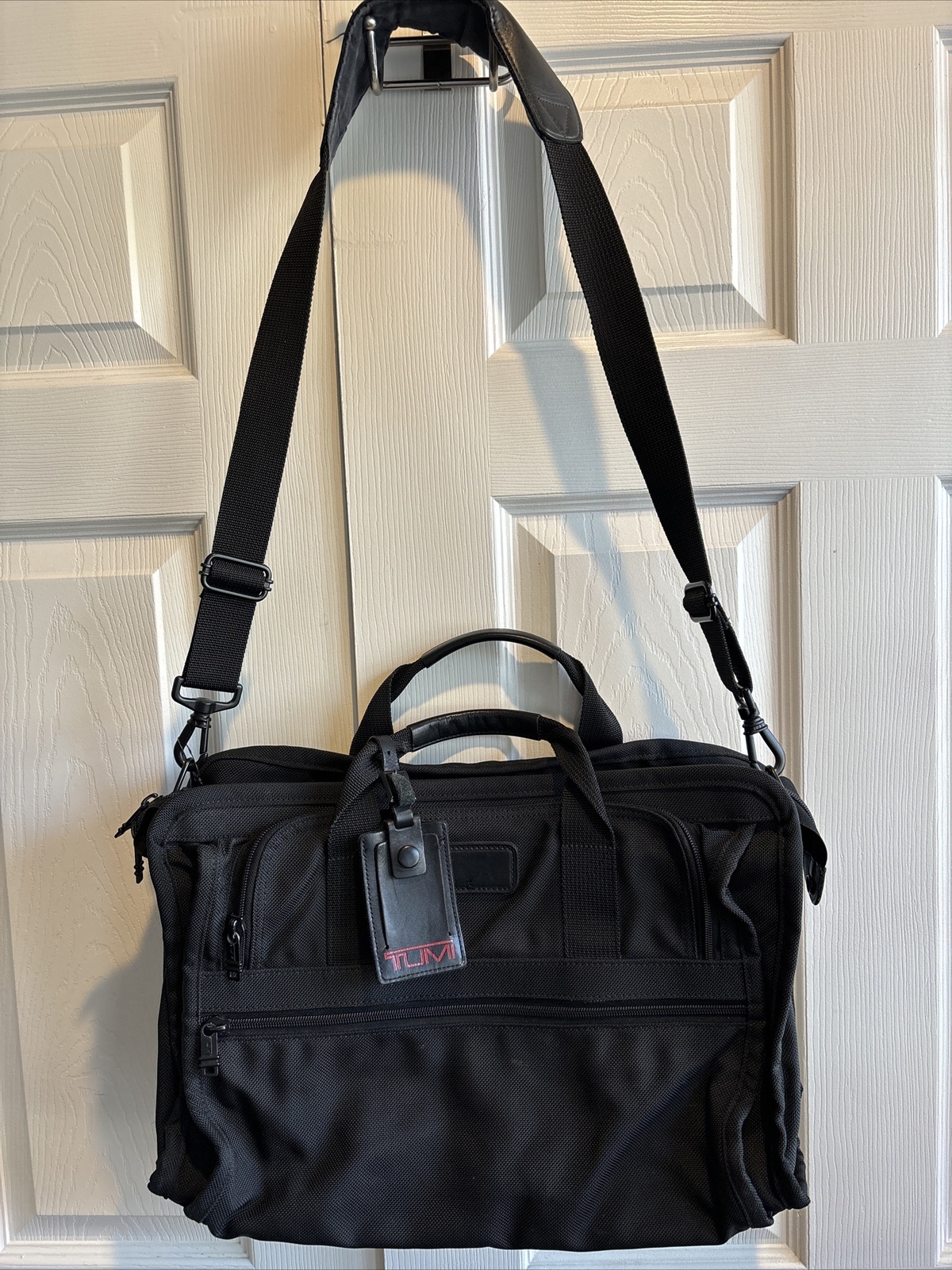Tumi Unisex Black Laptop And Messenger Bags Lot Of 2…