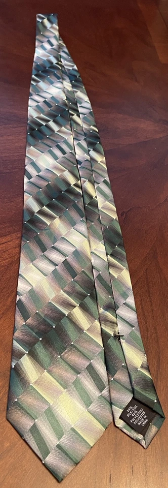 Van Heusen Green Gray 58% Silk 42% Polyester Men’s Neck Neck Tie Made In China - Image 3 of 4