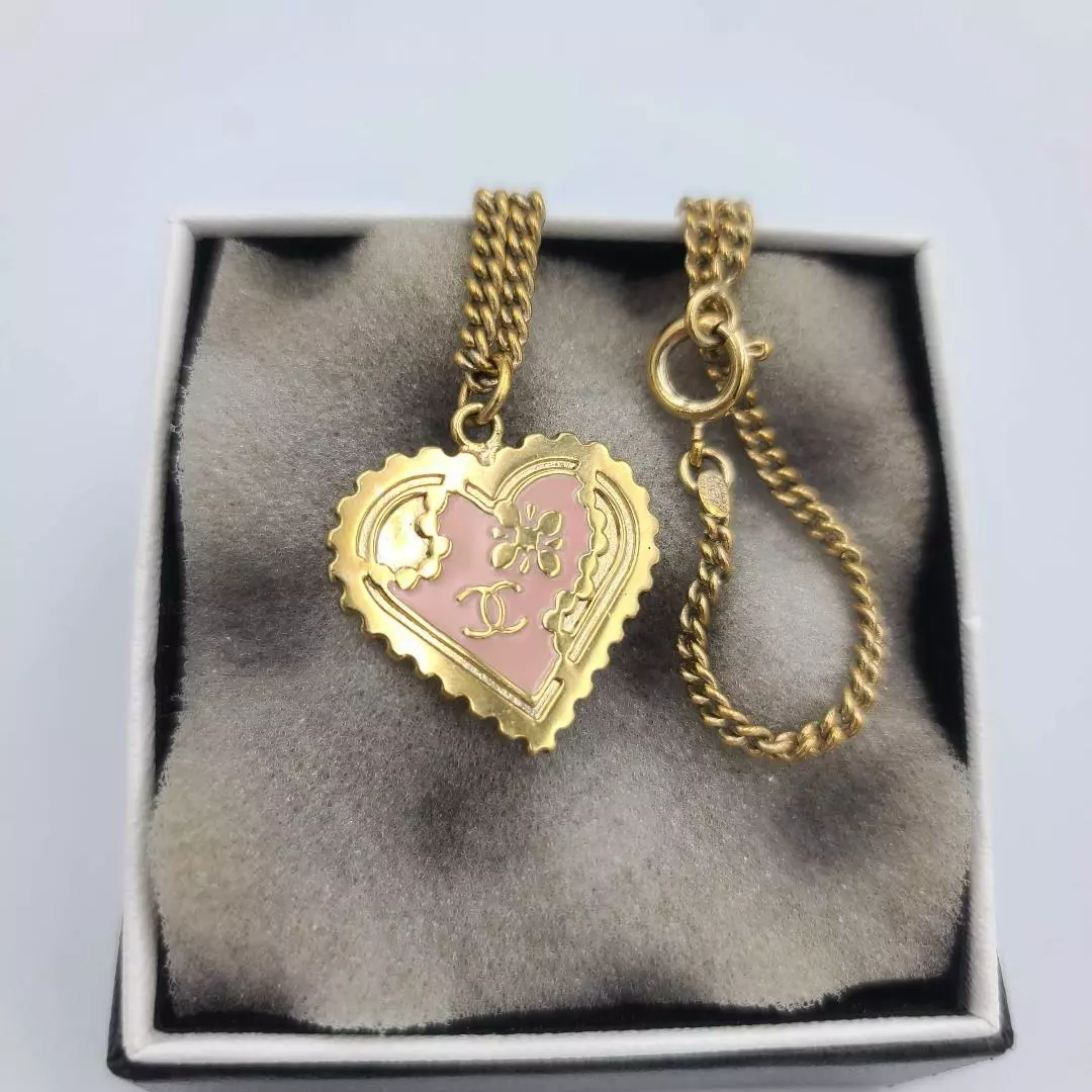 Chanel 2024 heart pendant