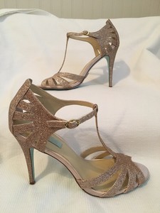 betsey johnson gold sandals