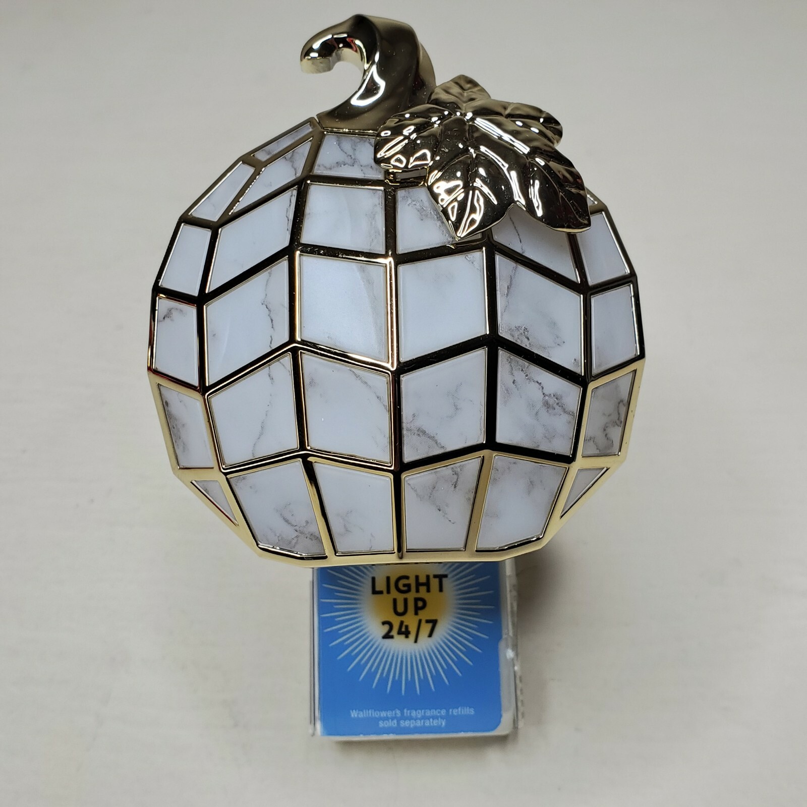(1) Bath & Body Works MARBLE PUMKPIN 2020 Light Up Night WALLFLOWERS