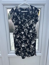 Closet blu Black and white floral mini dress #floraldress