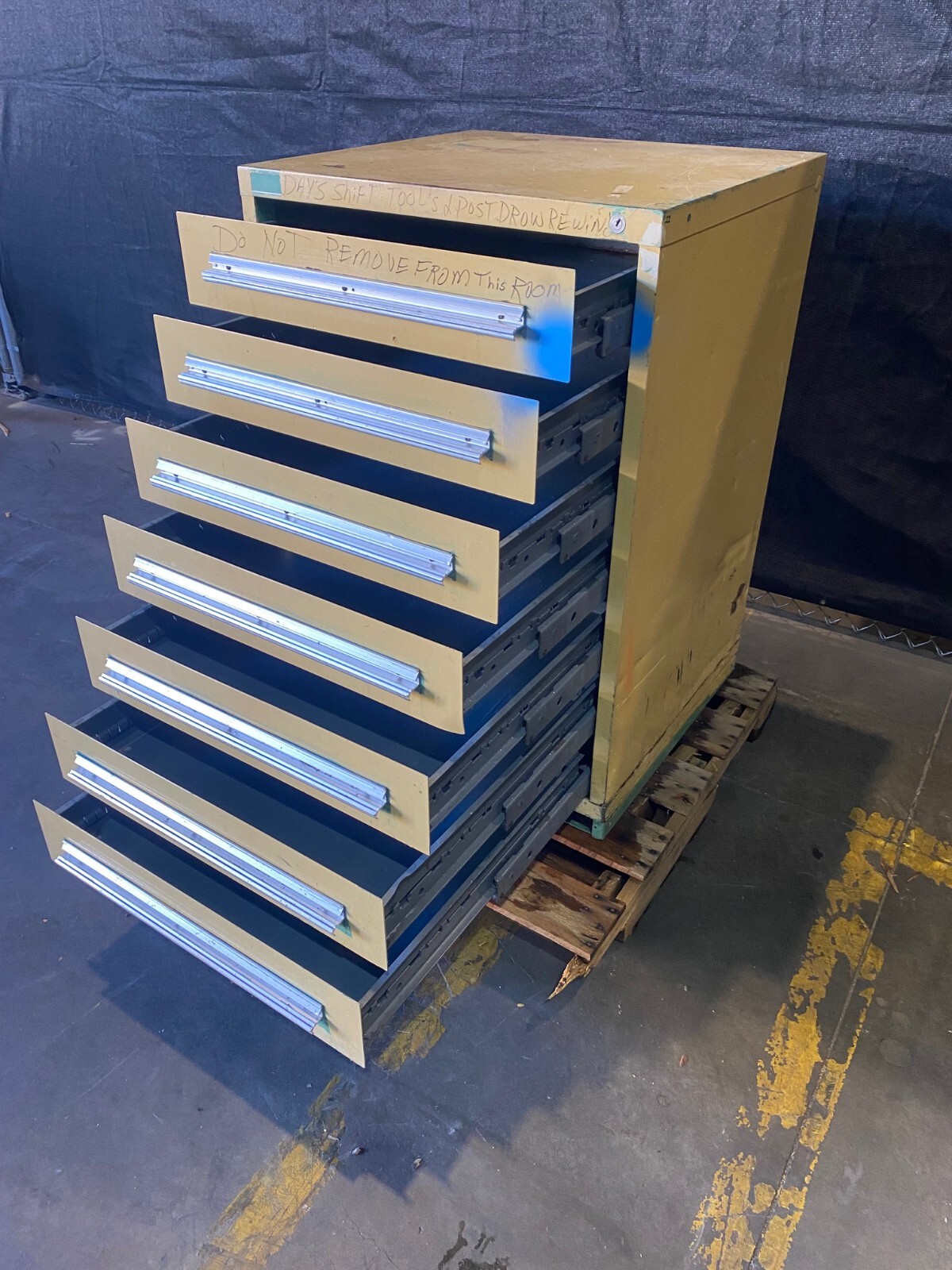 Stanley Vidmar 7 Drawer Ind Tool Storage W30" H44.25" D