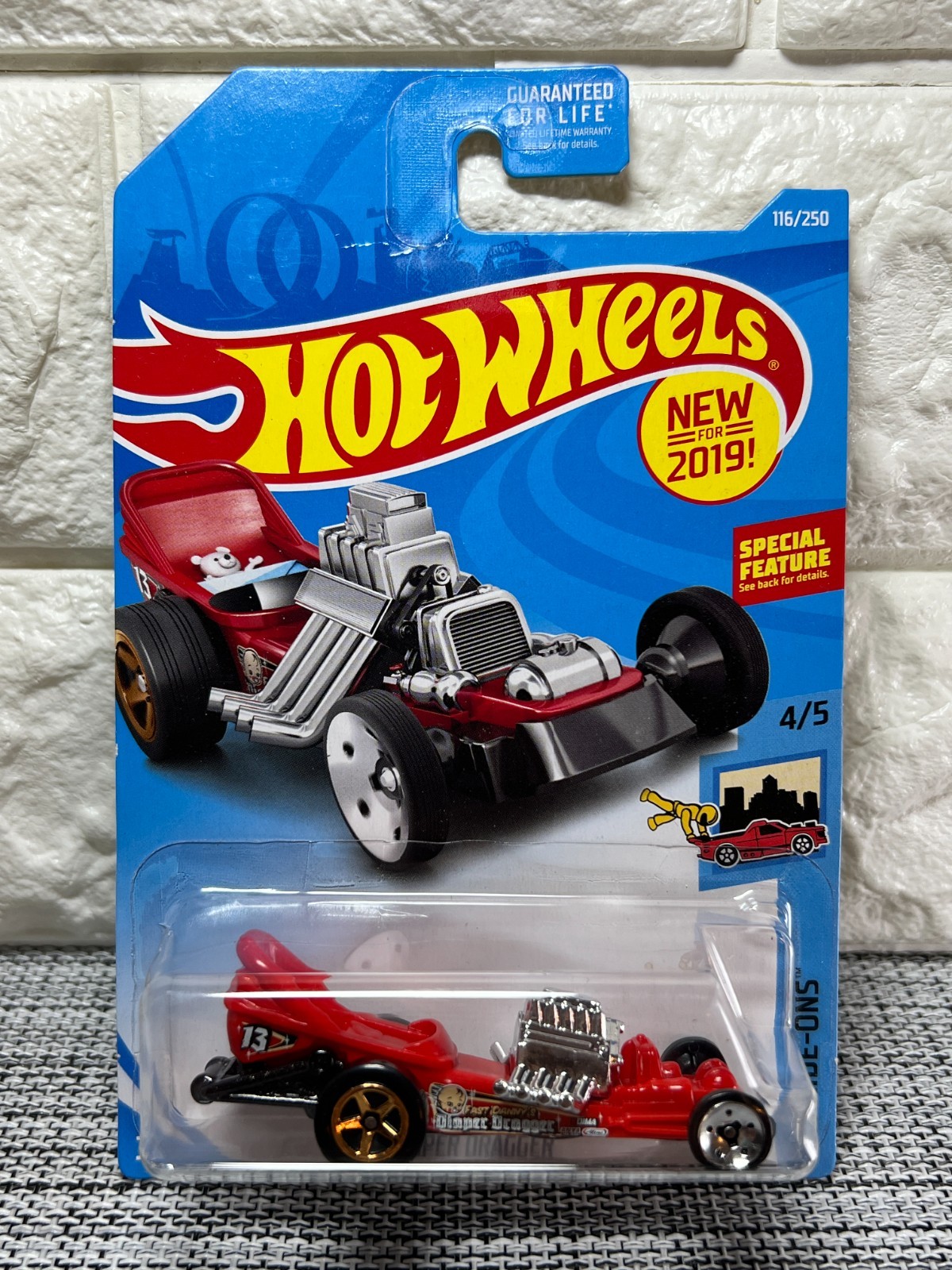 Hot Wheels HW Ride-Ons 4/5 Diaper Dragger 116/250 Special Feature Red