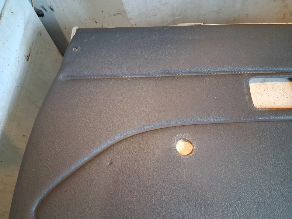 1989 - 1995 年? 丰田皮卡车右乘客侧门内板灰色 — 第 2/4 张图片