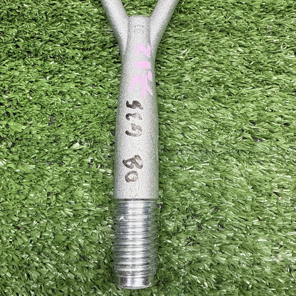 Gancho de remolque de fábrica Nissan Infiniti OEM G35 51112-1JA0A Foto 4 de 4