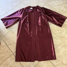 Herrf Burgundy Graduation Gown; 5’ 8”