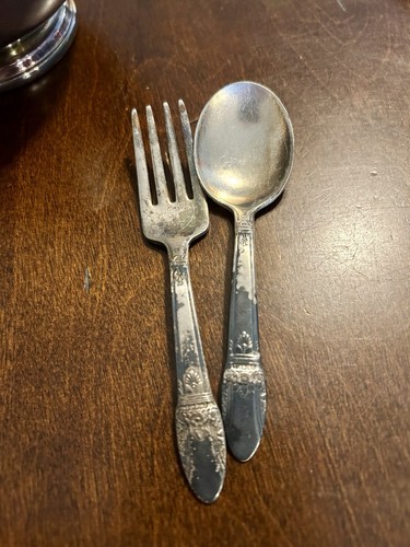 Antike Rogers Bros. 1847 IS Silber Teller Baby Gabel & Löffel 1940er Ära - Bild 1 von 2