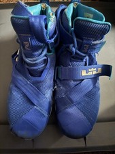 Tenis de baloncesto Nike LeBron Soldier azules de caña alta