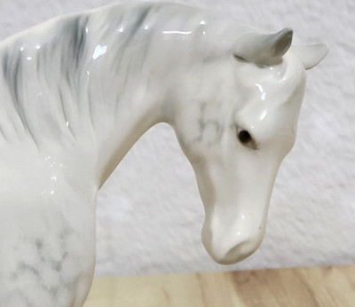 Beswick Stute Head Down Facing Right Dapple Grey Gloss Pferd Figur Nr. 1812