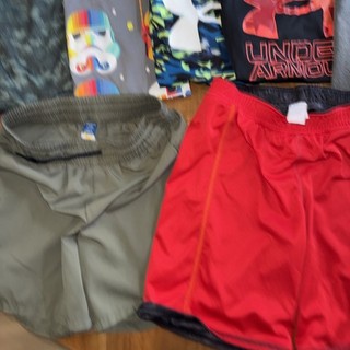 Lote de pantalones cortos y camisas para niños talla mediana (8 10) (8 artículos)