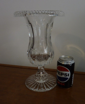 William Yeoward Vase in Urnenform aus geschliffenem Kristallglas mit gefaltetem Rand