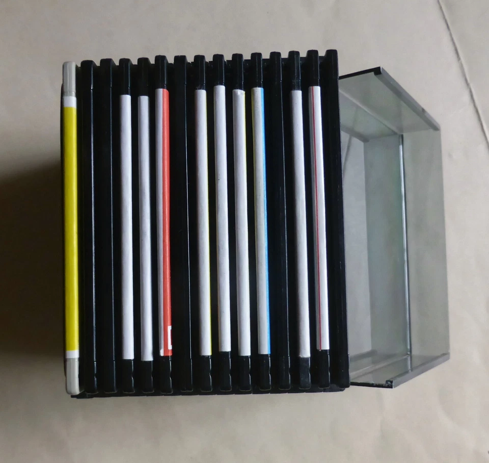 Cassettenbehälter für 15 3 1/2 Zoll Disketten mit Disketten - Bild 4 von 4