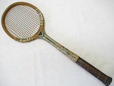 VINTAGE A.G. SPALDING BROS. "ANZAC" WOODEN TENNIS RACQUET. ANTIQUE / DISPLAY