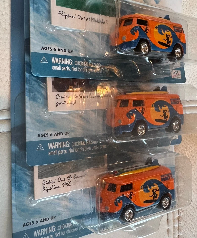 Johnny Lightning Volkswagon Bus Surf Rods Con 3 Tarjetas Diferentes Foto 2 de 4