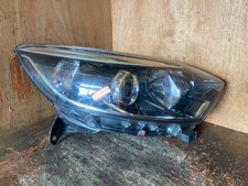 Renault Captur Headlight Headlamp Halogen Drivers Right O/S 260100961R 2013-2017