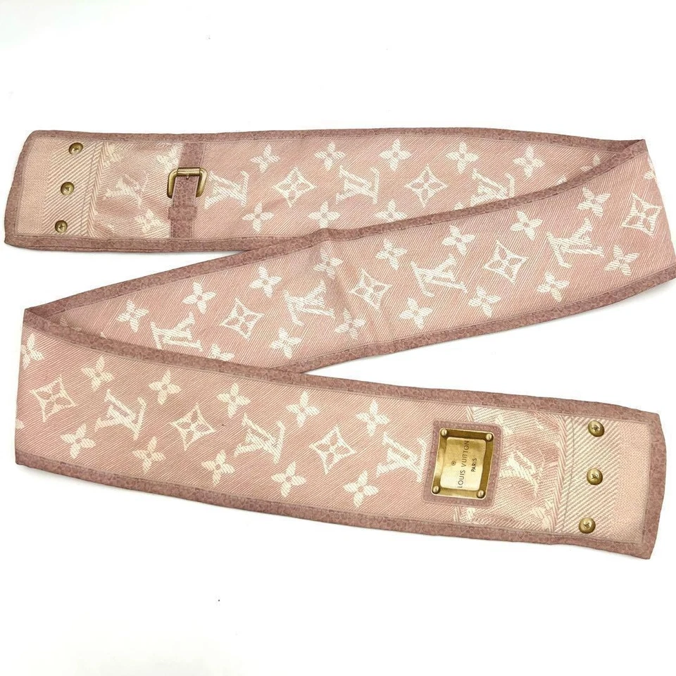 LOUIS VUITTON Bandeau de Seda Nuevo Denim Monograma Rosa LV Logo Cinta Bufanda Conjunto de Caja Foto 2 de 4