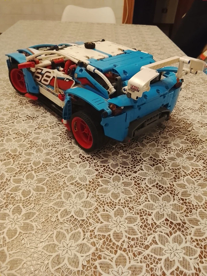 LEGO Technic 42077 Rally Car, foto 2 di 4
