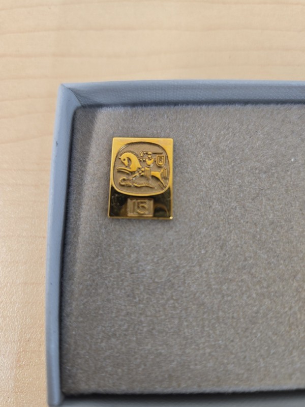 Reynolds Aluminum 1/10 10k Gold Filled 15 Years Of Service Lapel Pin