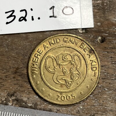 2005 CHUCKY CHEESE WHERE A KID CAN BE A KID TOKEN OR COIN FREE