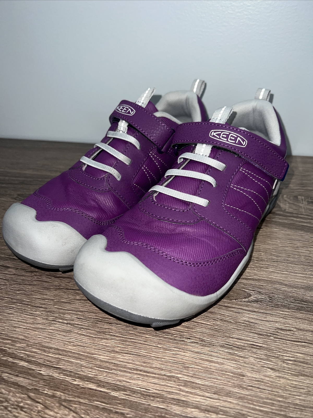 Scarpe Keen Kids Sneaker Notch Peak Youth taglia 6 US viola supporto arco e gancio