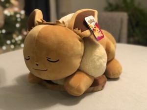 Jazwares Peluche Pokémon Evoli Endormi 45 Cm – Super Doux, Position Unique – Licencié Officiel