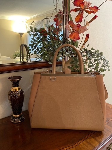 REAL AUTHENTIC Fendi Saffiano Leather Medium Sac 2jours Elite Tote Bag 8BH250