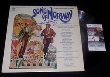 FLORENCE HENDERSON AUTOGRAPHED RECORD ALBUM (SONG OF NORWAY) - JSA COA!