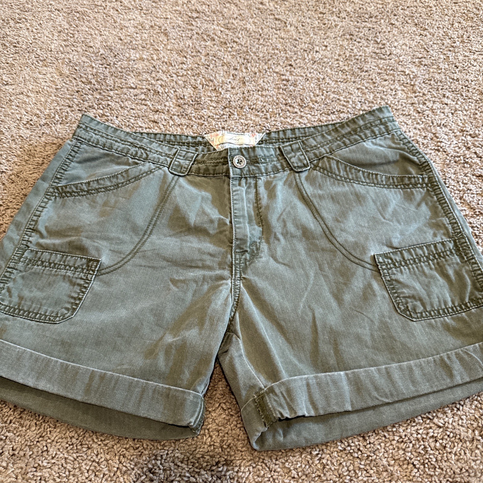 Levi's Size 16 Women’s Olive Green Shorts
