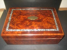 Boite coffret bijoux ronce noyer incrustation nacre/Napoléon 3  XXè Art Nouveau