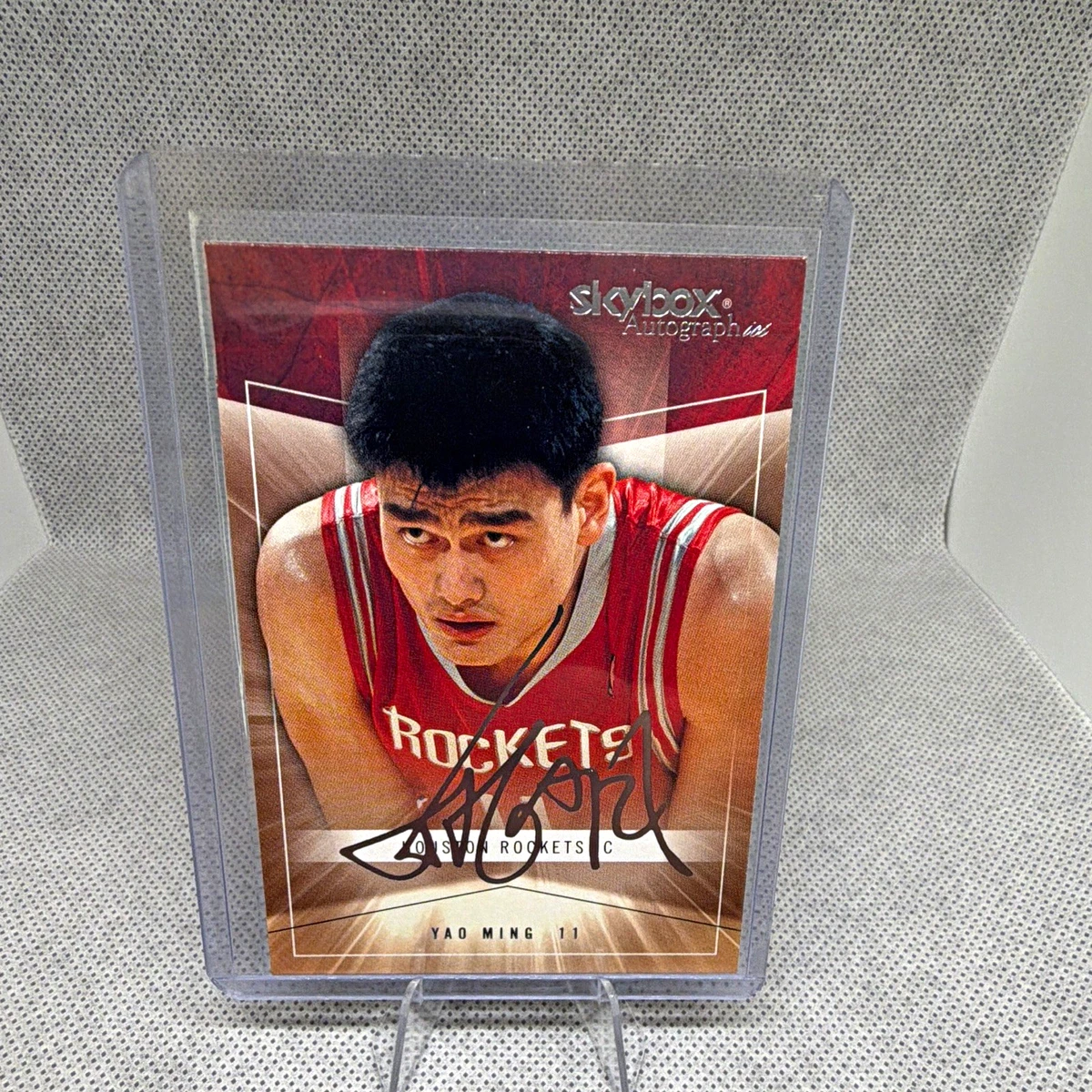 25+ Yao Ming Basketball Autographed Sports Trading Cards