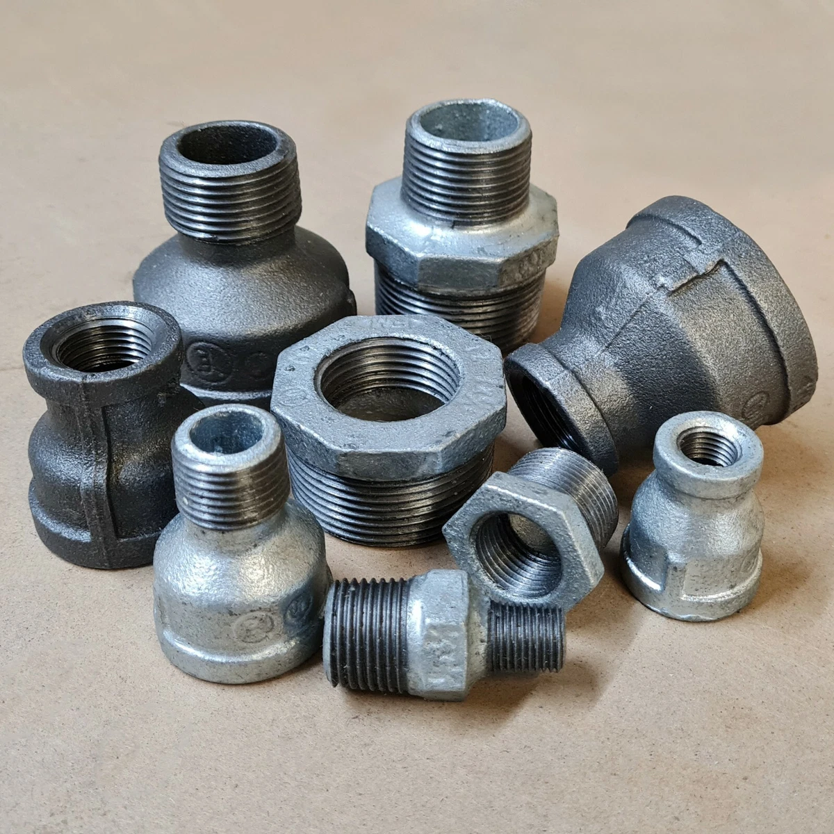 Galvanized pipe fittings outlet