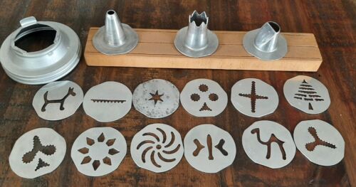 12 Vintage Mirro Cookie Pastry Press Discs 3 Tips Wood Replacement Parts - Picture 1 of 8