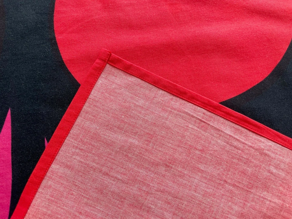 Roter Marimekko Kaivo Stoff Tischläufer, geometrische Gardine Panel oder Tisc... - Bild 4 von 4