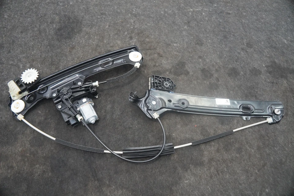 Front Left Driver Door Window Regulator Motor 51335A2A961 BMW M4 M440i G82 G22 - Image 2 of 4
