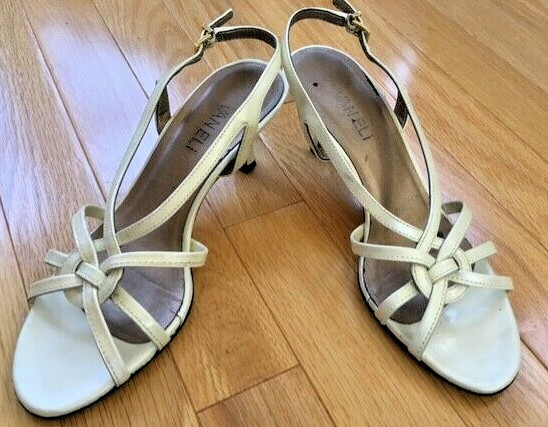 vaneli ivory leather strappy sandals size 61/2 medium