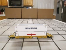 DTTX CONTAINER CAR WITH CONTAINERS HO SCALE