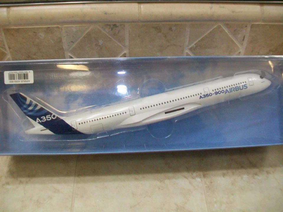 Skymarks Hogan Style Airbus House Livery modelo A350-900 - Imagem 3 de 4