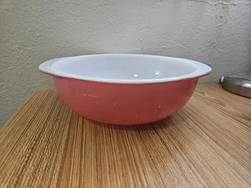 Pyrex Vintage Flamingo Pink 024 2 Quart Casserole Mixing Bowl