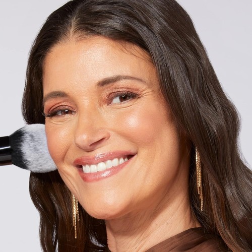 All-Year Natural Finish Baked Bronzer and Soft Classic Brush for Deep Skin Tones - Picture 11 of 11