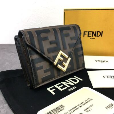 極美品 FENDI コンパクトウォレット 8M0480 ズッカ 三つ折り...