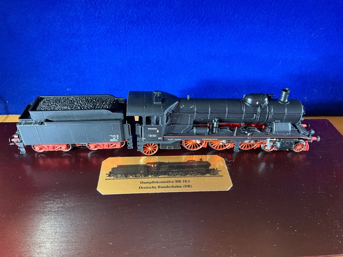 N11-26 TRAIN ENGINE - STEAM LOCOMOTIVE - BR 18.1 - HO SCALE